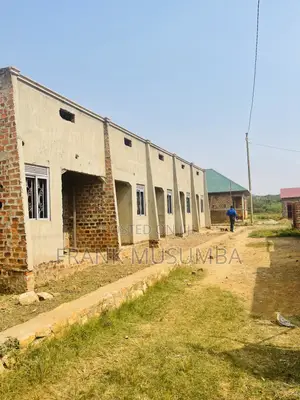 5bdrm Bungalow in Busukuma for sale