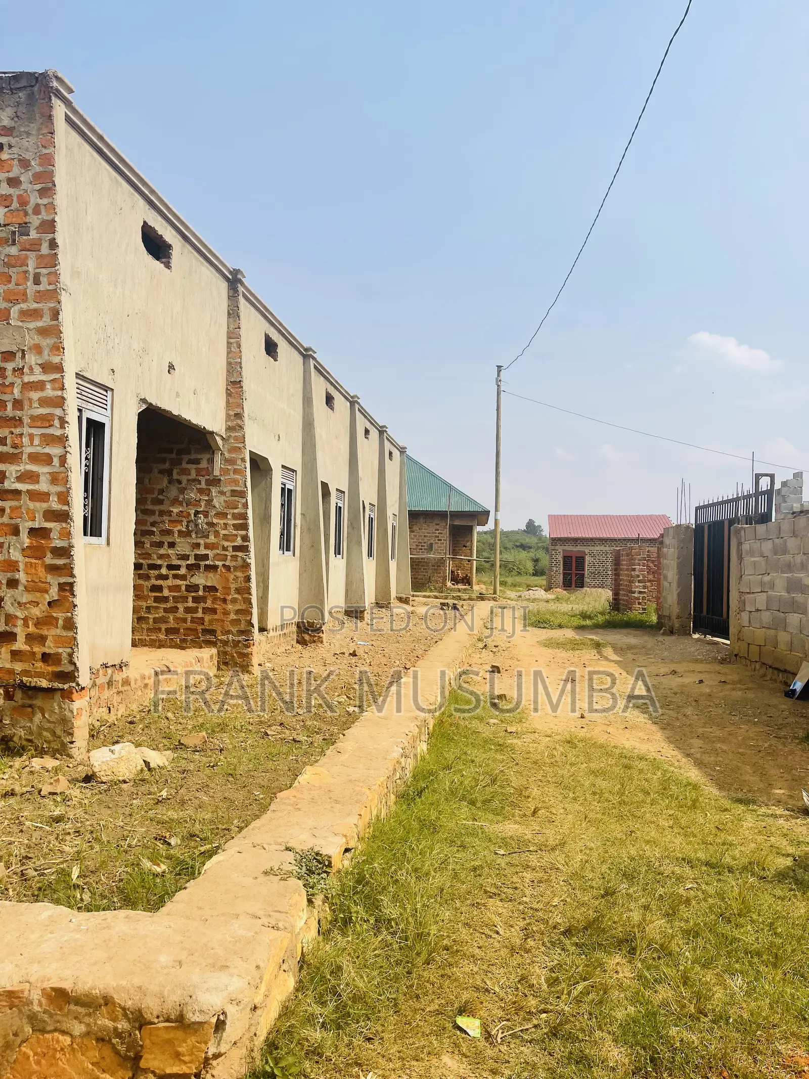 5bdrm Bungalow in Busukuma for sale