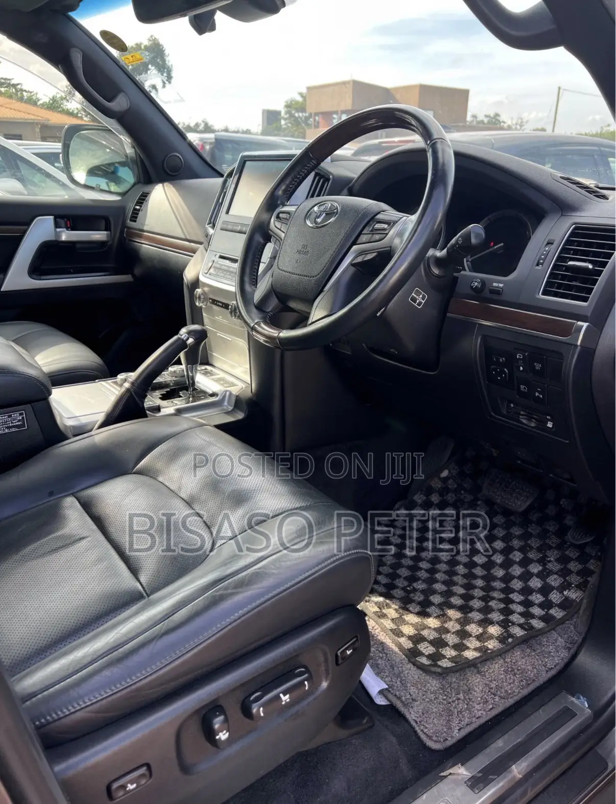 Toyota Land Cruiser 4.6 V8 ZX 2018 Gray