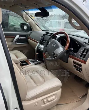 Toyota Land Cruiser 4.6 V8 ZX 2013 White