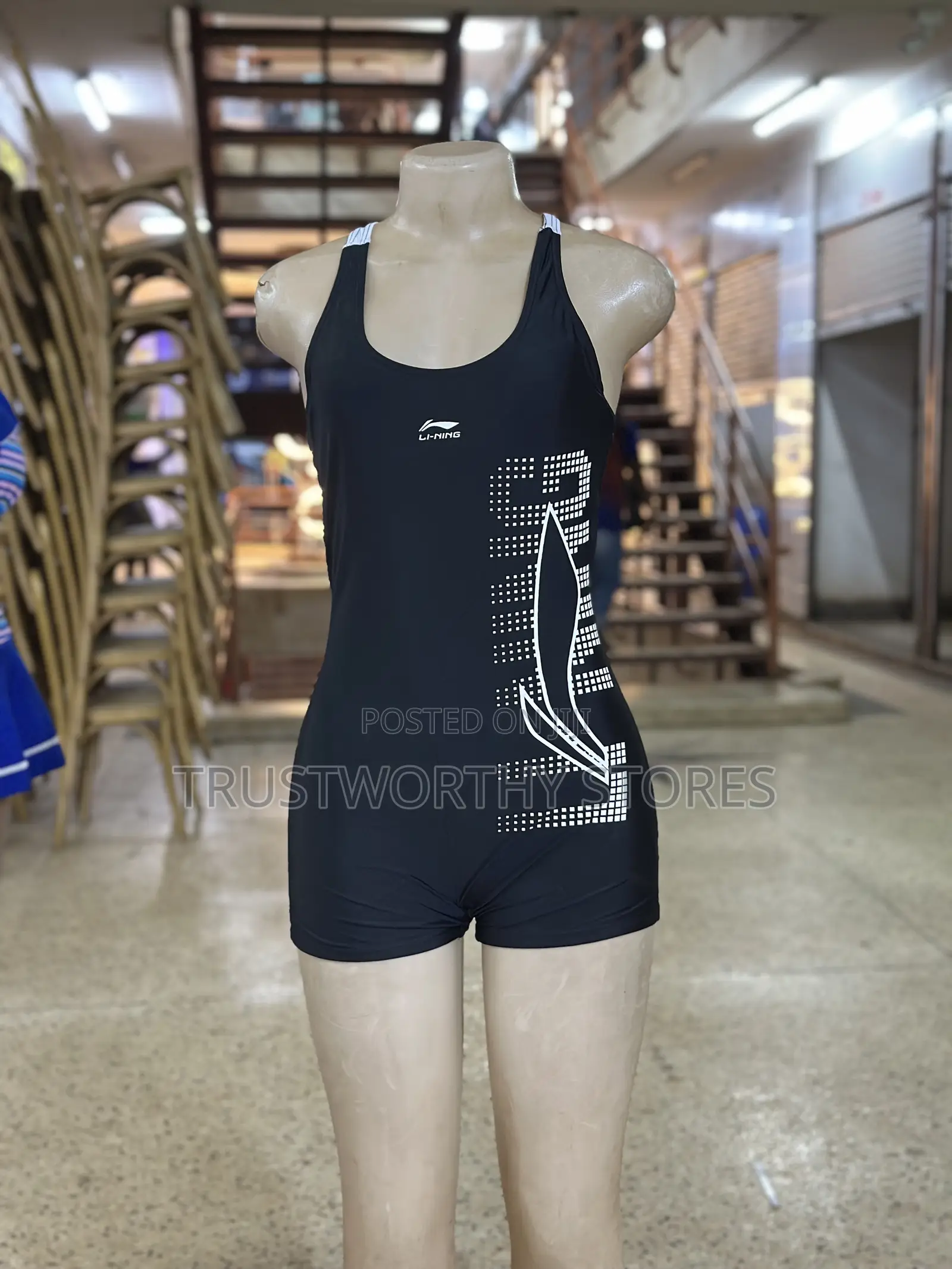 Stretching Black Swimwear