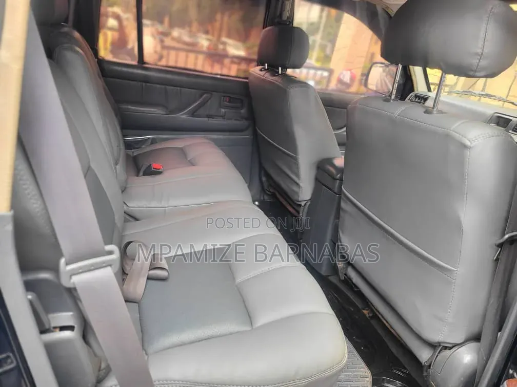 Toyota Land Cruiser 1998 Black