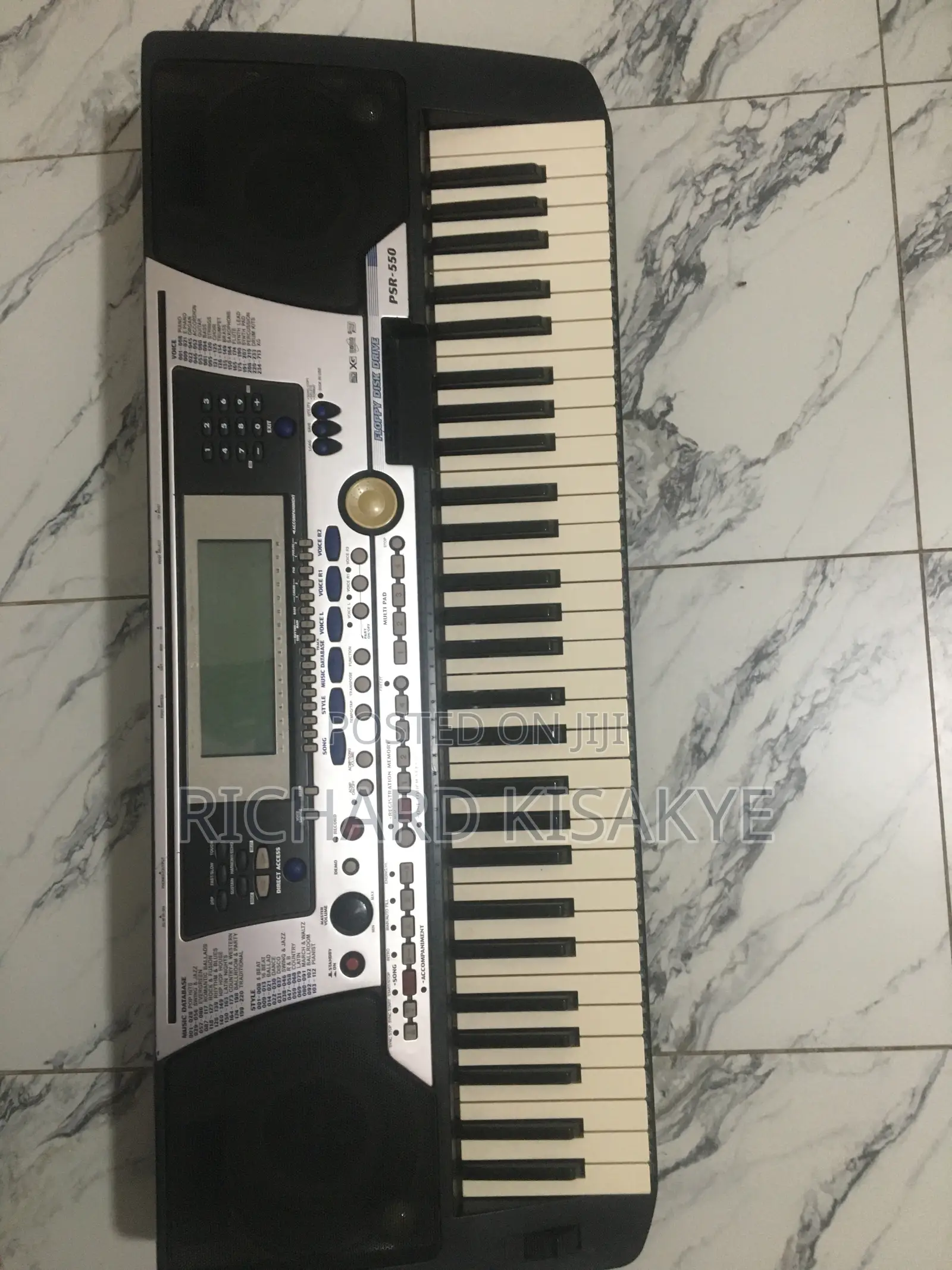 Yamaha PSR-550 61-Key Arranger Workstation Classic Sounds 16-Track