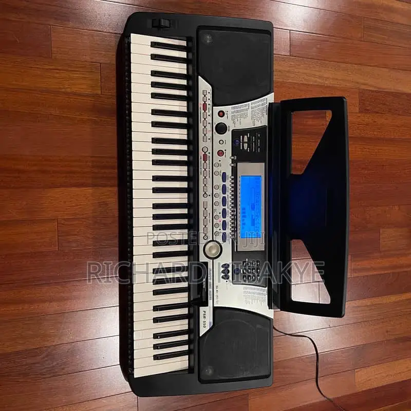 Yamaha PSR-550 61-Key Arranger Workstation Classic Sounds 16-Track