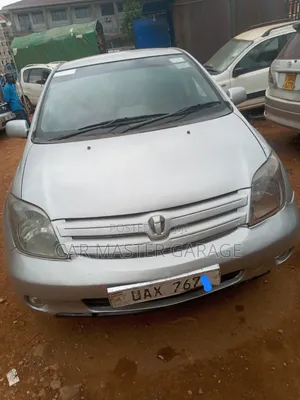 Toyota IST 2010 Gray