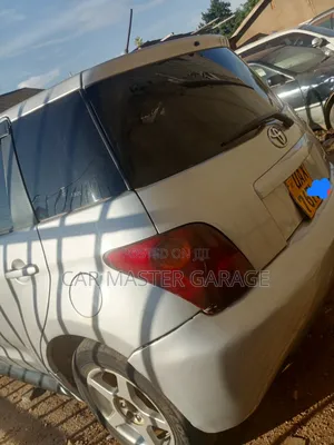 Toyota IST 2010 Gray