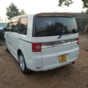 Mitsubishi Diamante 2008 White