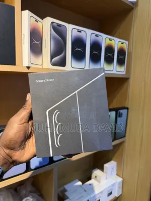 New Samsung Galaxy Folder 8 GB Blue