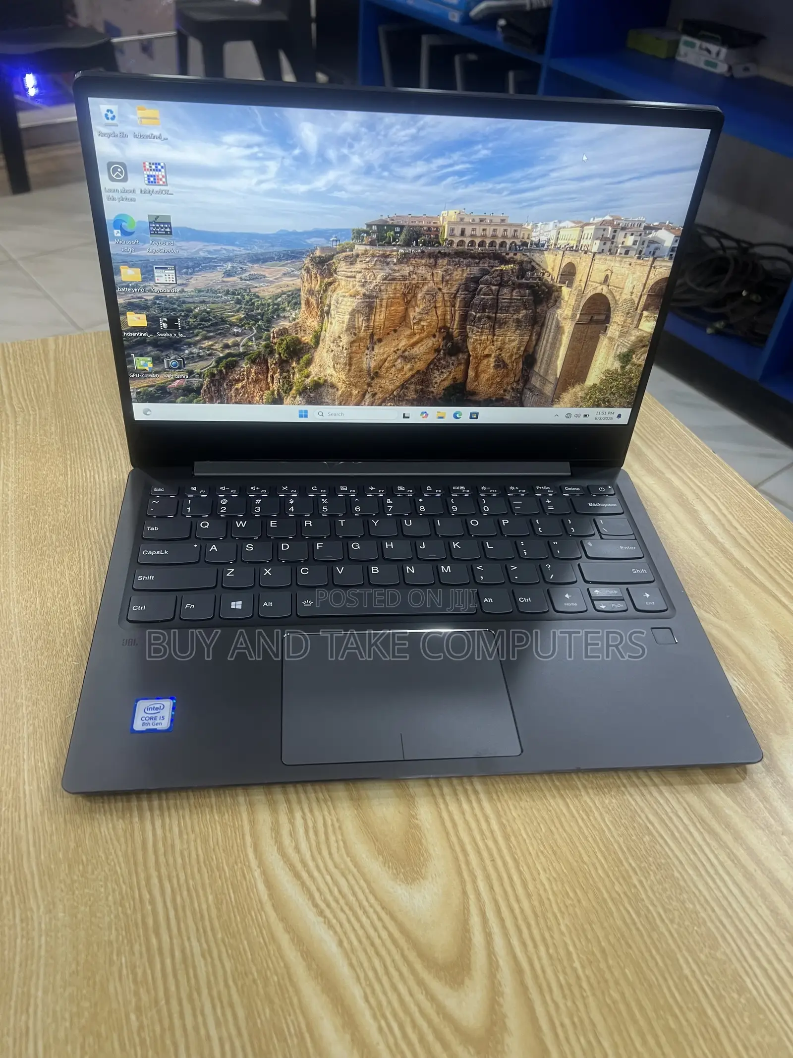 Laptop Lenovo IdeaPad 520S 8GB Intel Core i5 SSD 256GB