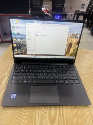 Laptop Lenovo IdeaPad 520S 8GB Intel Core i5 SSD 256GB