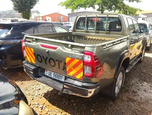Toyota Hilux Revo Double Cab Deisel 2.8 RWD 2021 Green