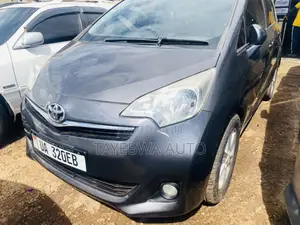 Toyota Ractis 1.5 FWD 2010 Gray