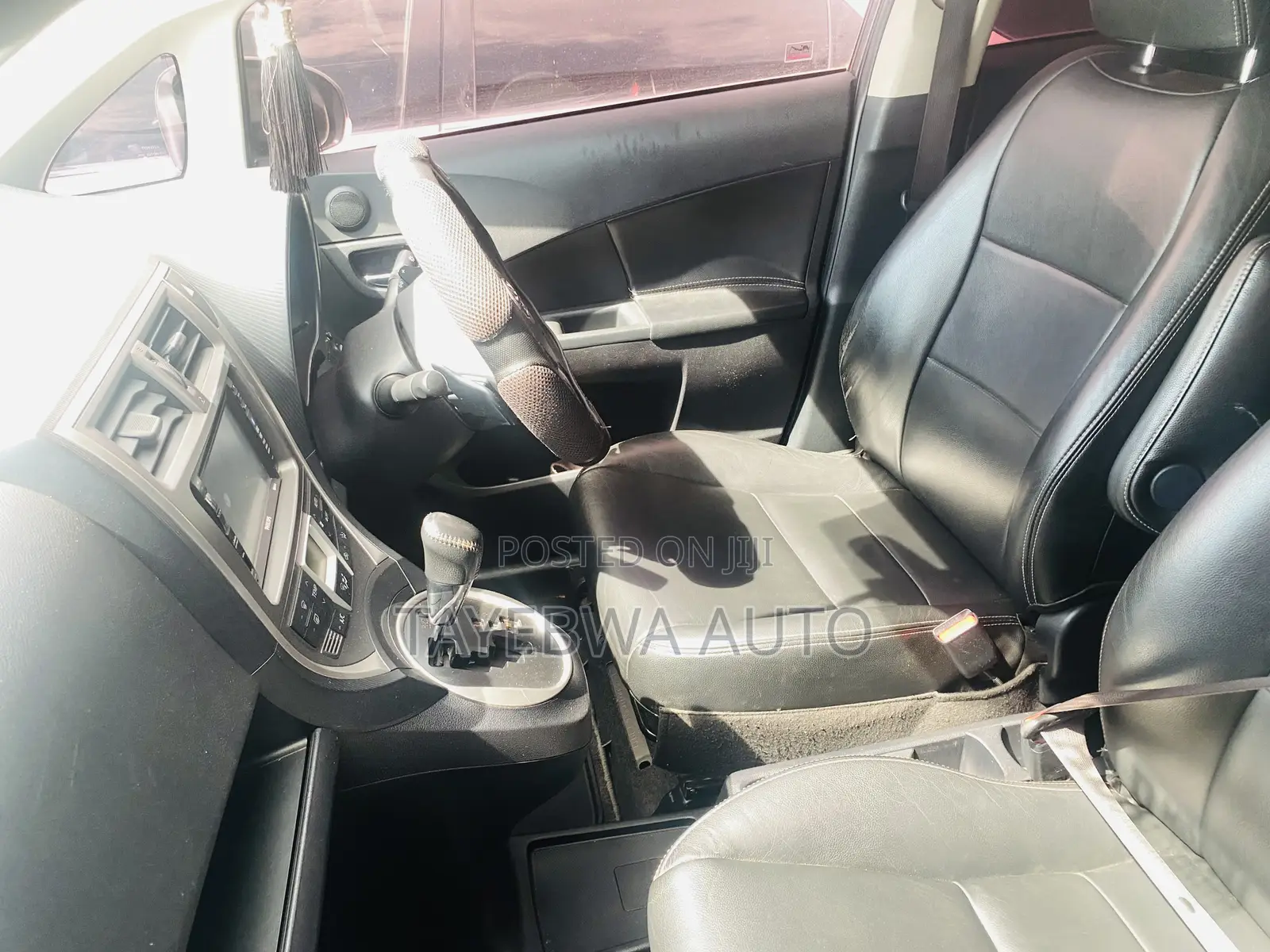 Toyota Ractis 1.5 FWD 2010 Gray