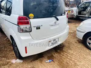 Toyota Spade 2012 White