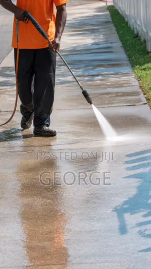 Concrete Driveway Pressure Washing - Remove Dirt, Moss Oil Stains