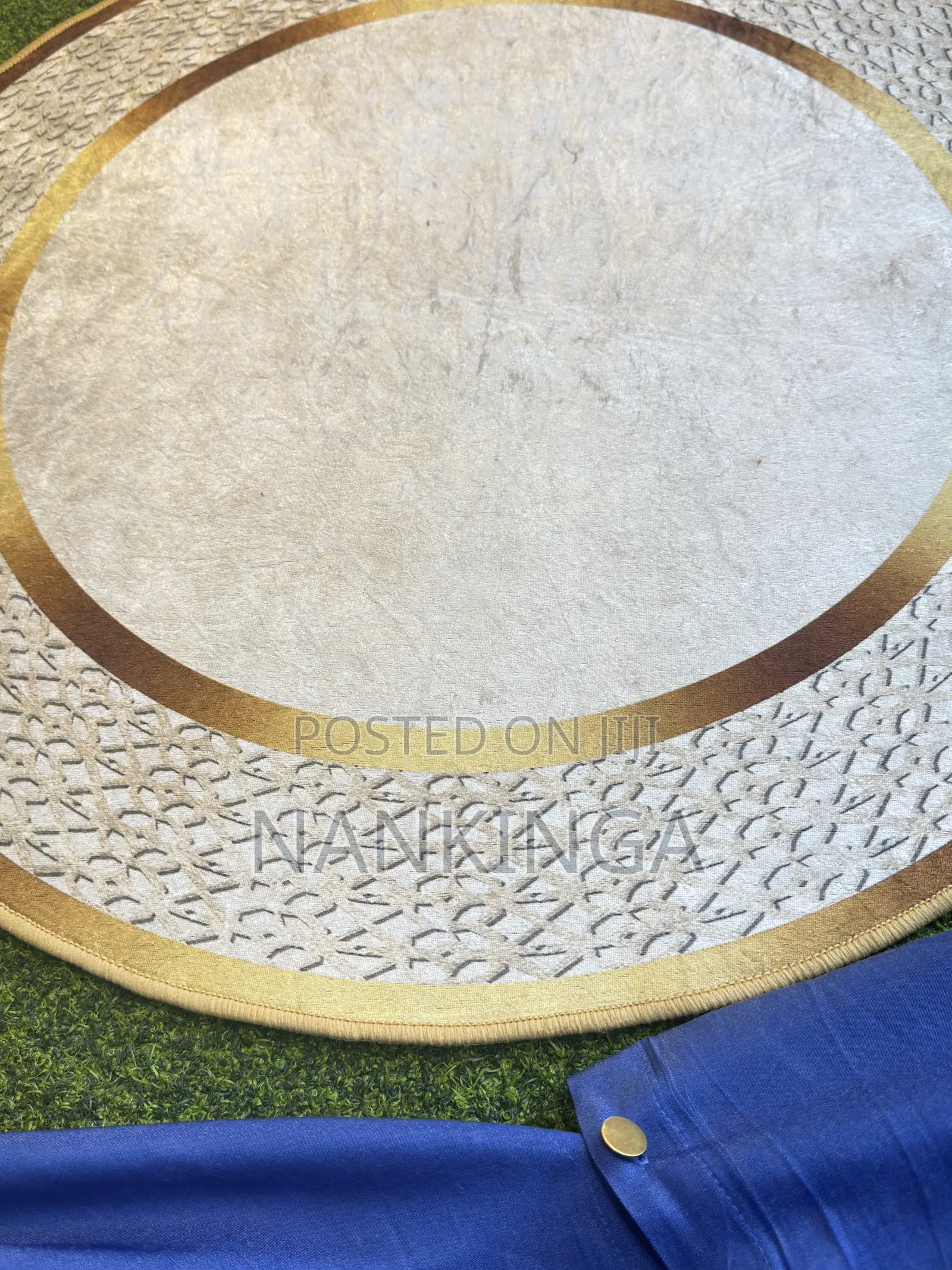 Round Carpets
