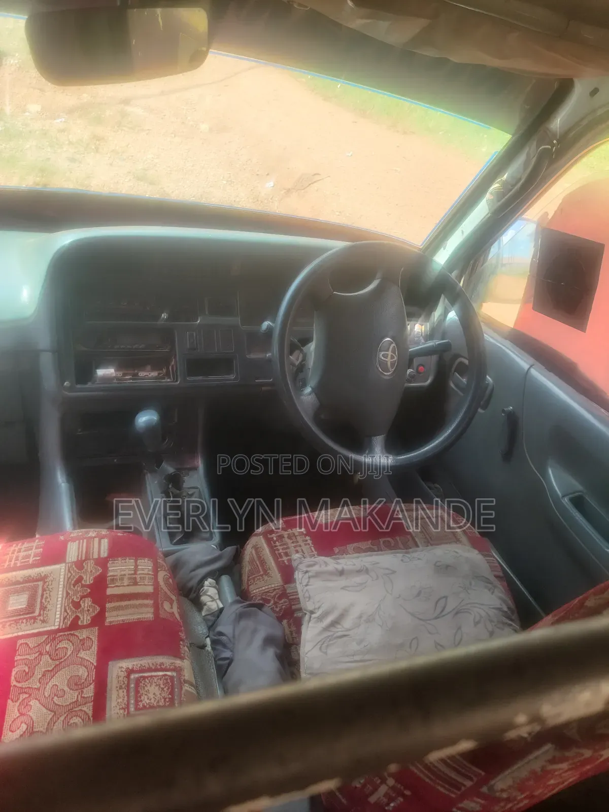Toyota HiAce 1980 White