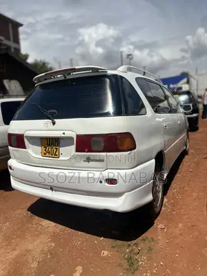 Toyota Ipsum 1998 White