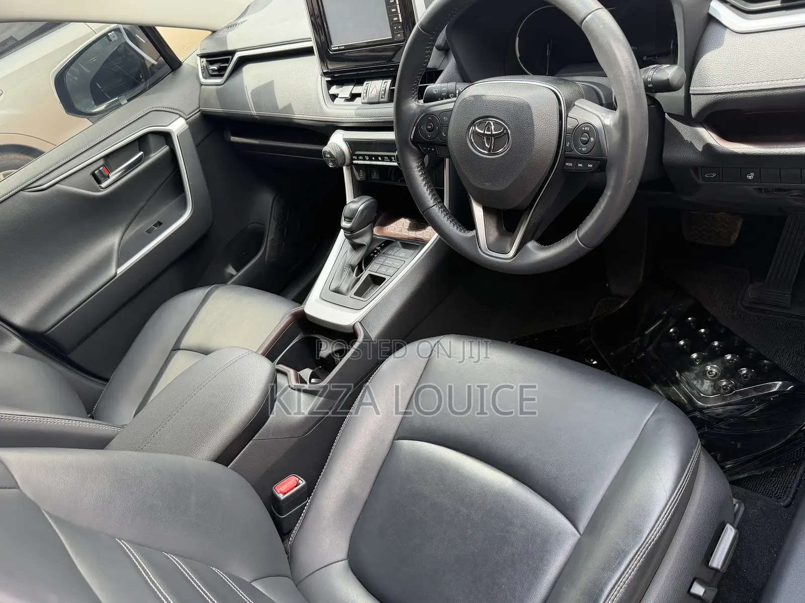 Toyota RAV4 2021 White