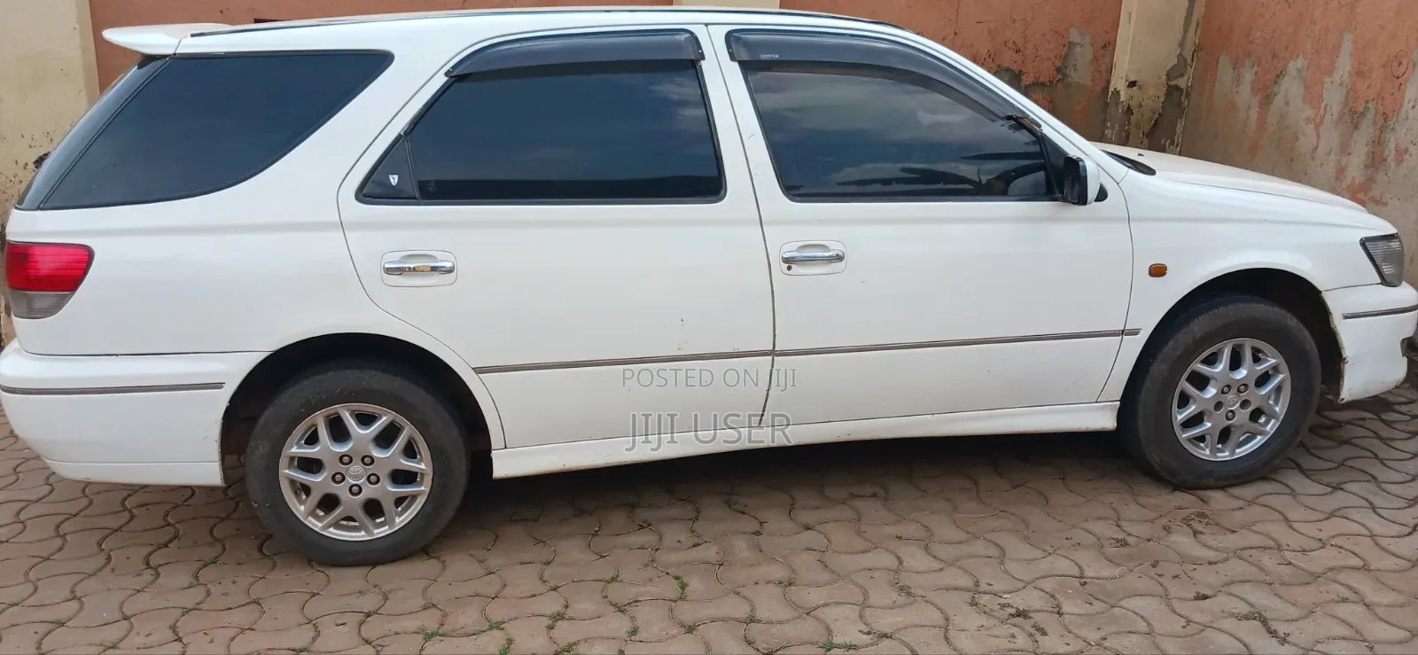 Toyota Vista 2000 White
