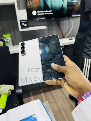 New Samsung Galaxy Z Fold7 256 GB White