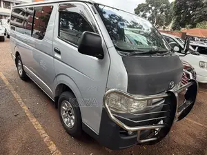 Toyota HiAce 2012 Silver