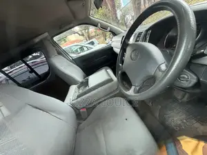 Toyota HiAce 2012 Silver