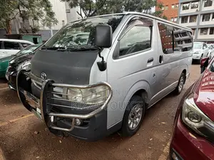 Toyota HiAce 2012 Silver