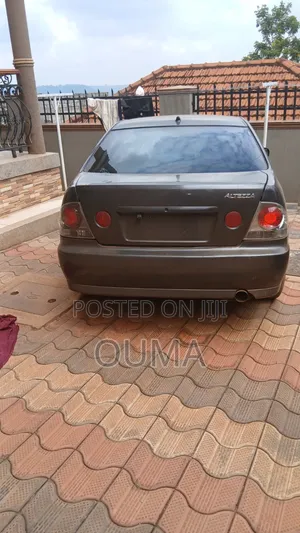 Toyota Altezza 2000 Black