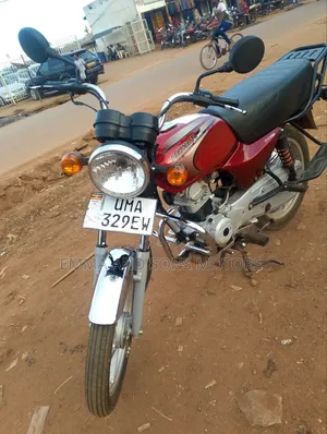 Bajaj Boxer 100 2025 Red