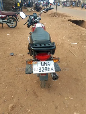 Bajaj Boxer 100 2025 Red