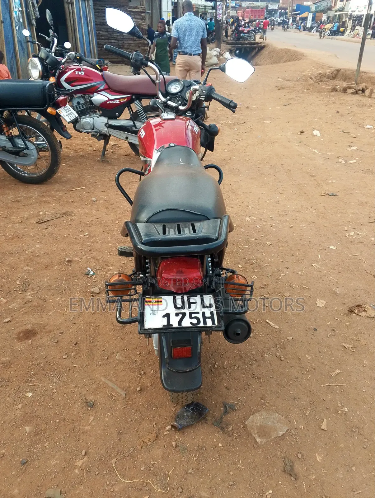 TVS HLX 125 2023 Red