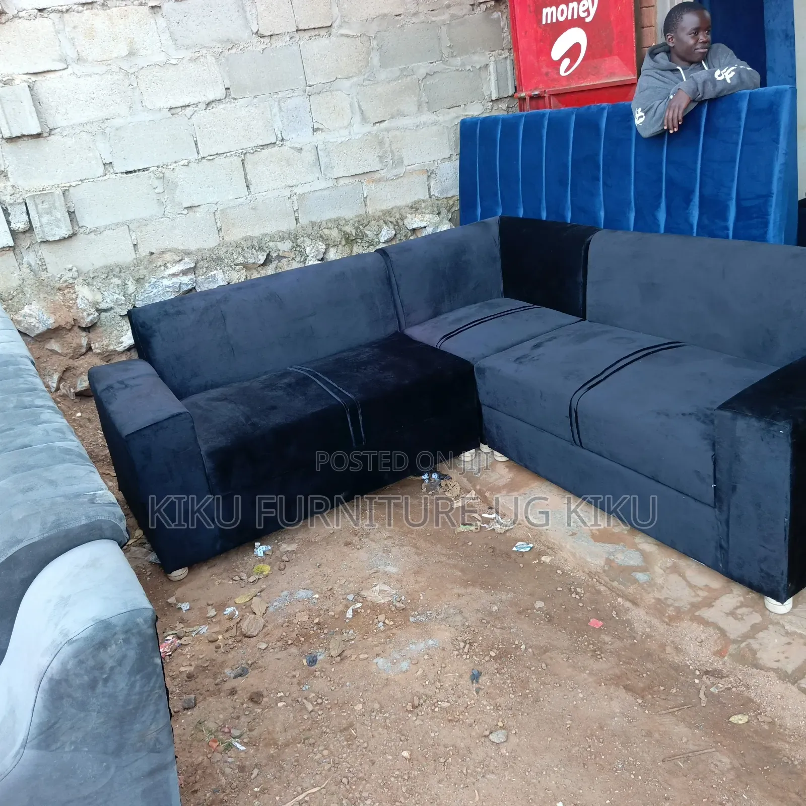 Achieve Simple v Sofa Set