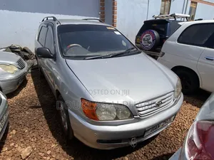 Toyota Ipsum 2000 Gray