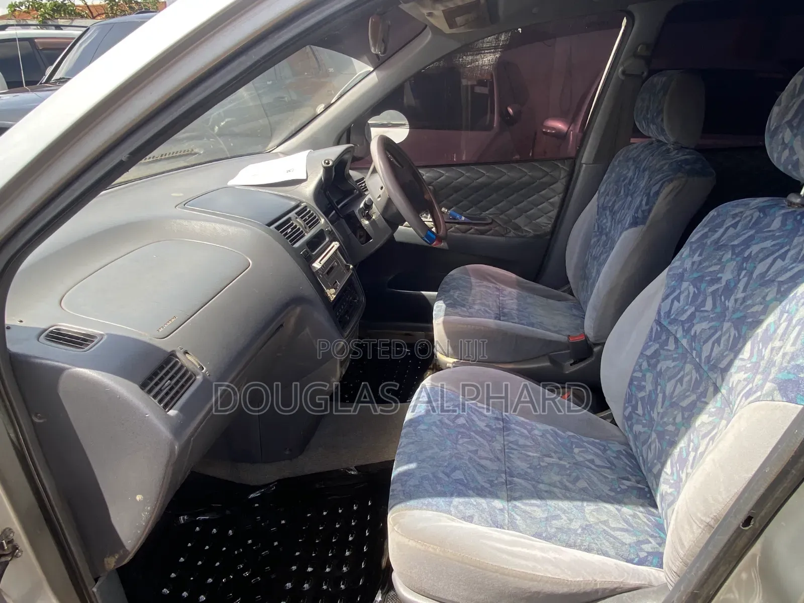 Toyota Ipsum 2000 Gray