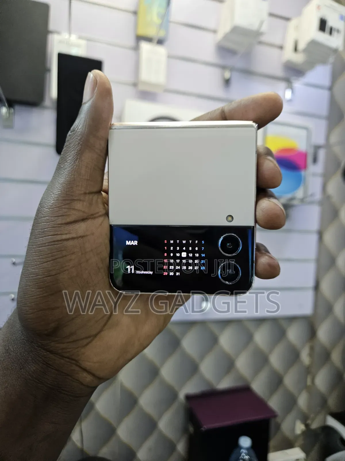 Samsung Galaxy Z Flip4 256 GB Gold