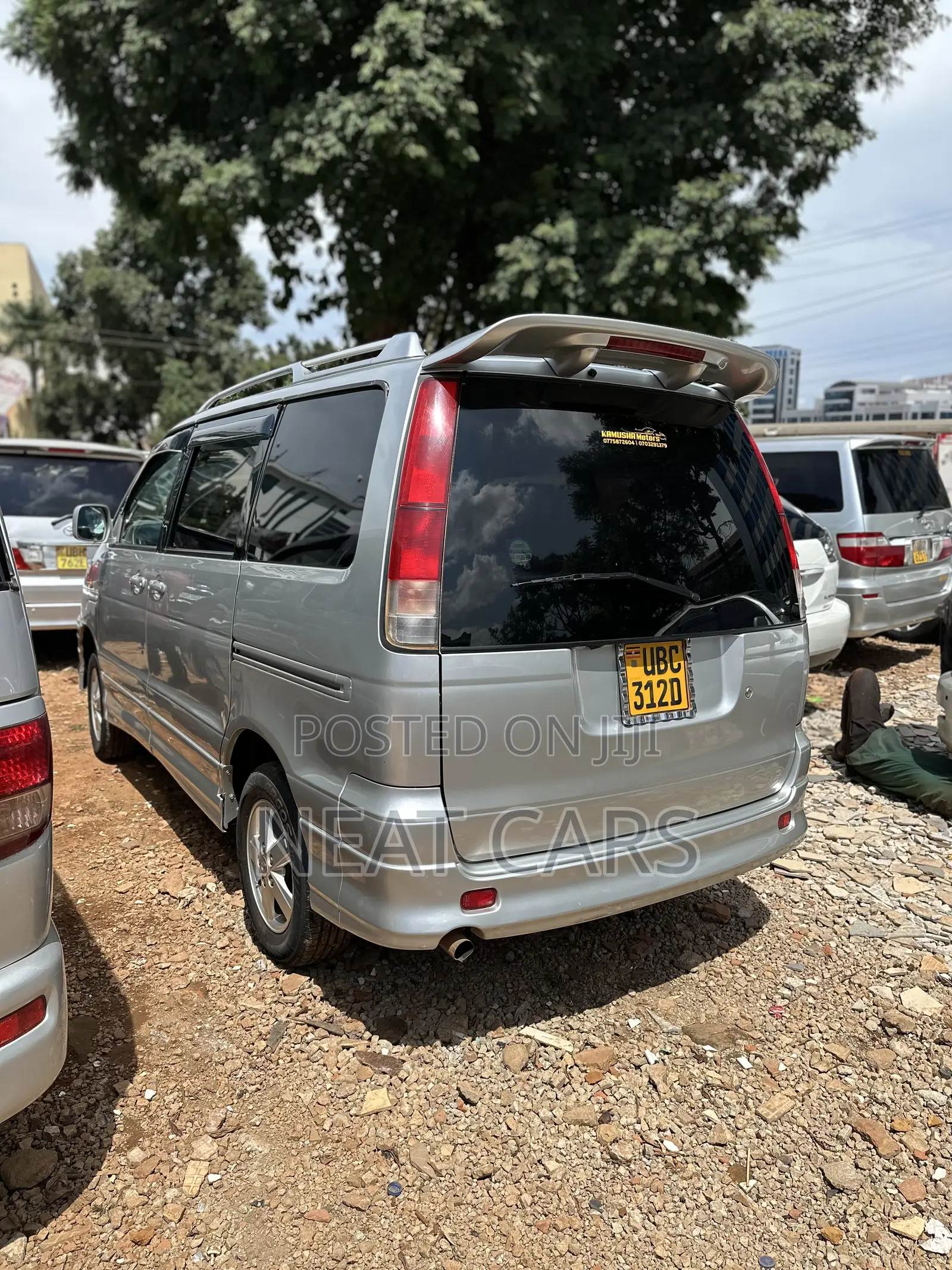 Toyota Noah 2002 Silver