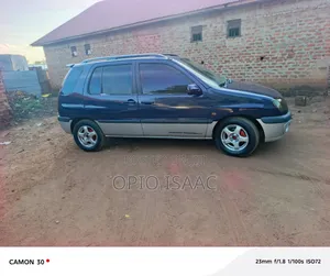 Toyota Raum 2000 Blue