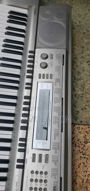 Keyboard Casio 6 Octaves Wk 200