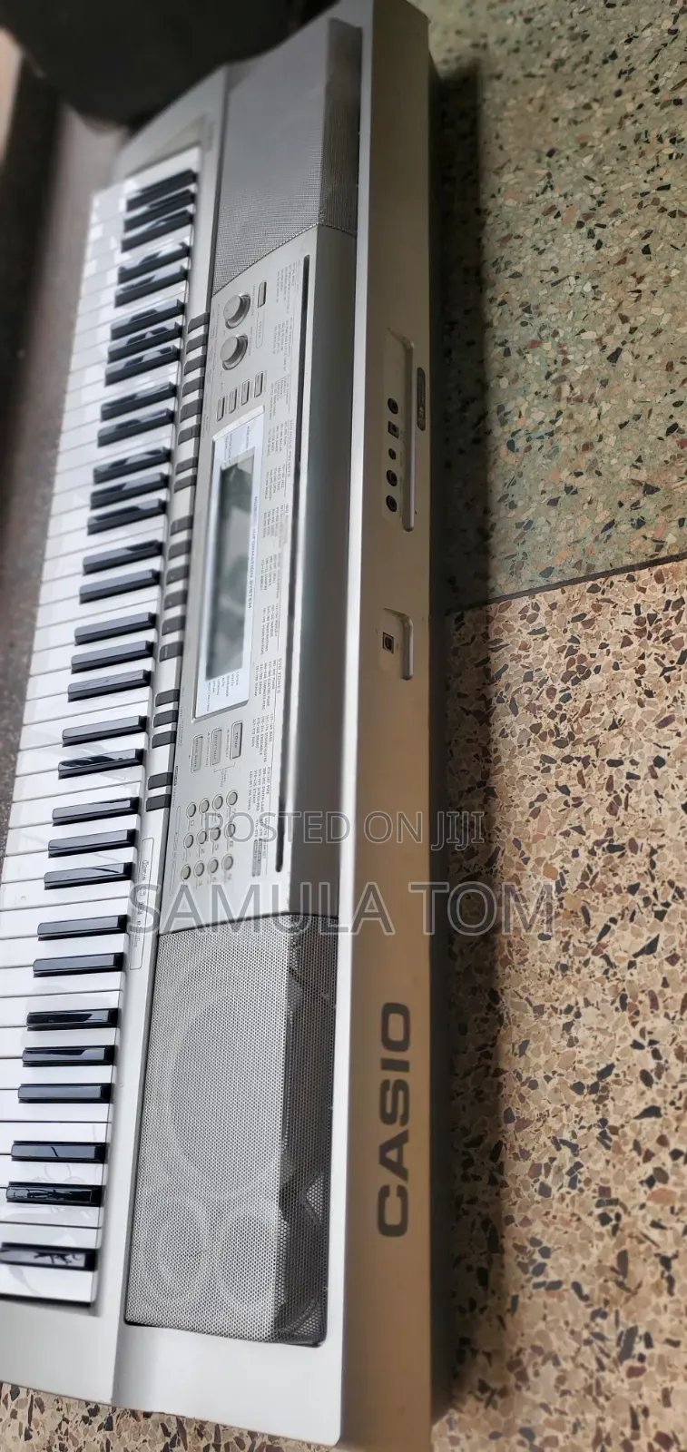 Keyboard Casio 6 Octaves Wk 200