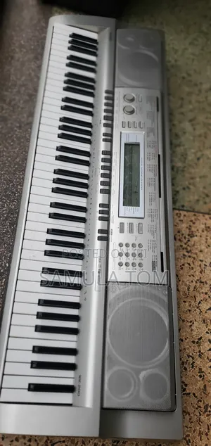 Keyboard Casio 6 Octaves Wk 200