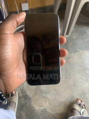 Apple iPhone 6s 64 GB Gray