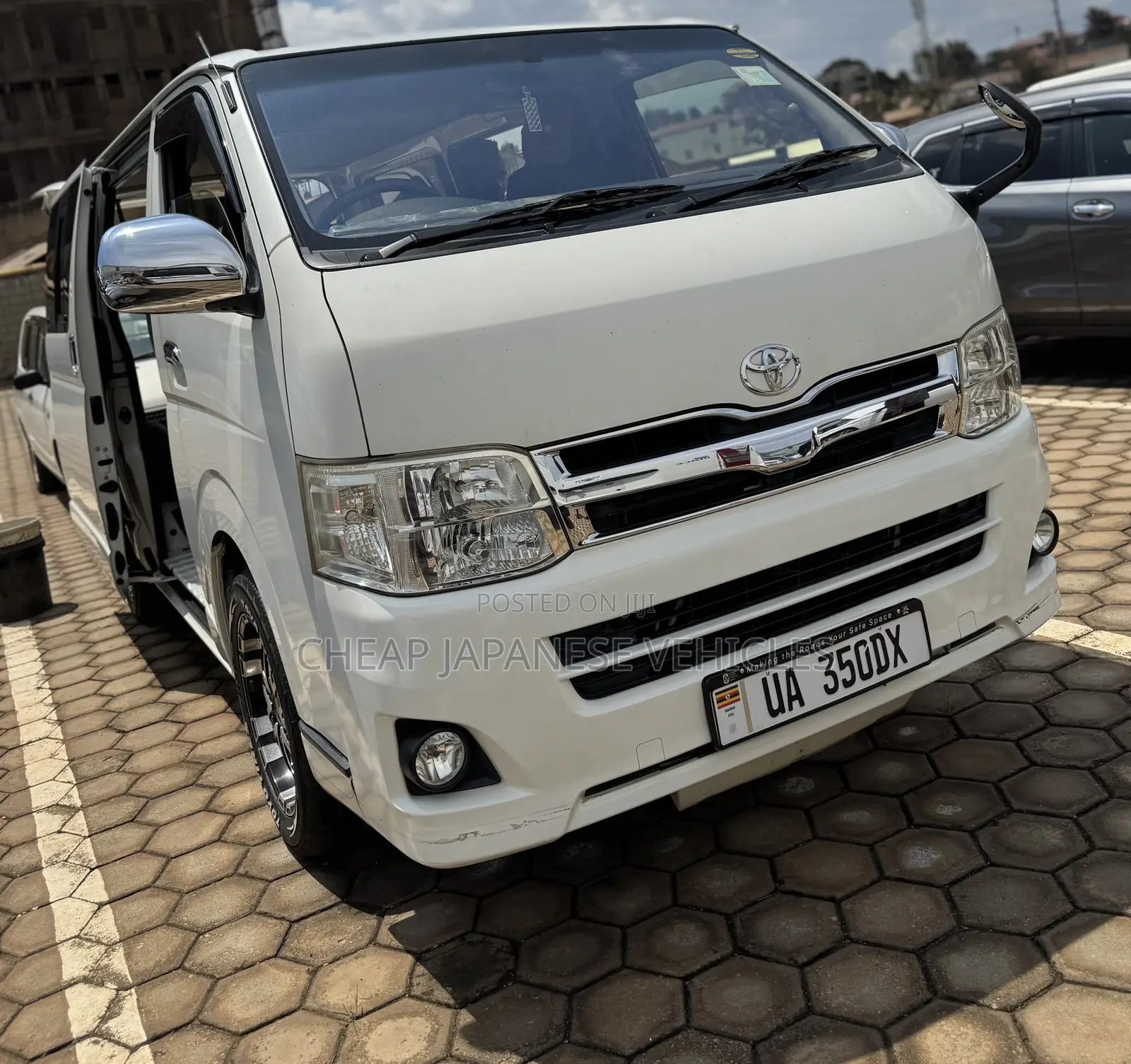 Toyota HiAce 2012
