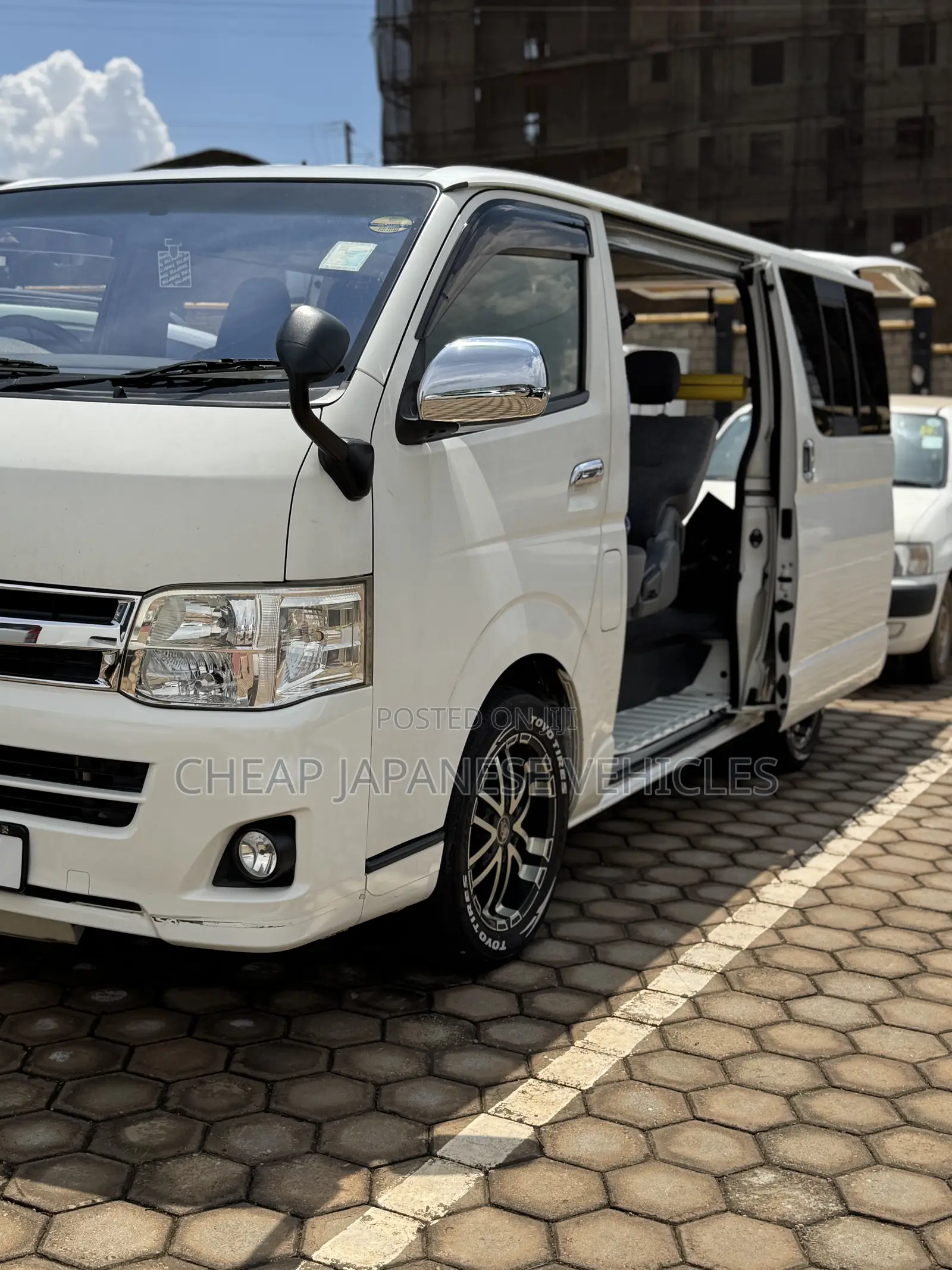 Toyota HiAce 2012