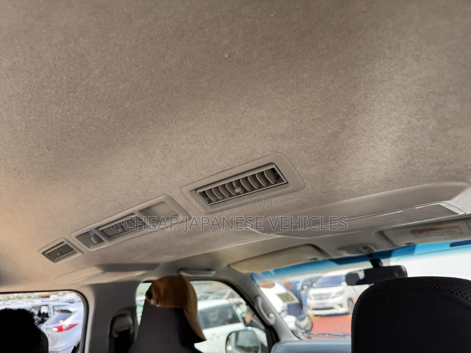 Toyota HiAce 2012