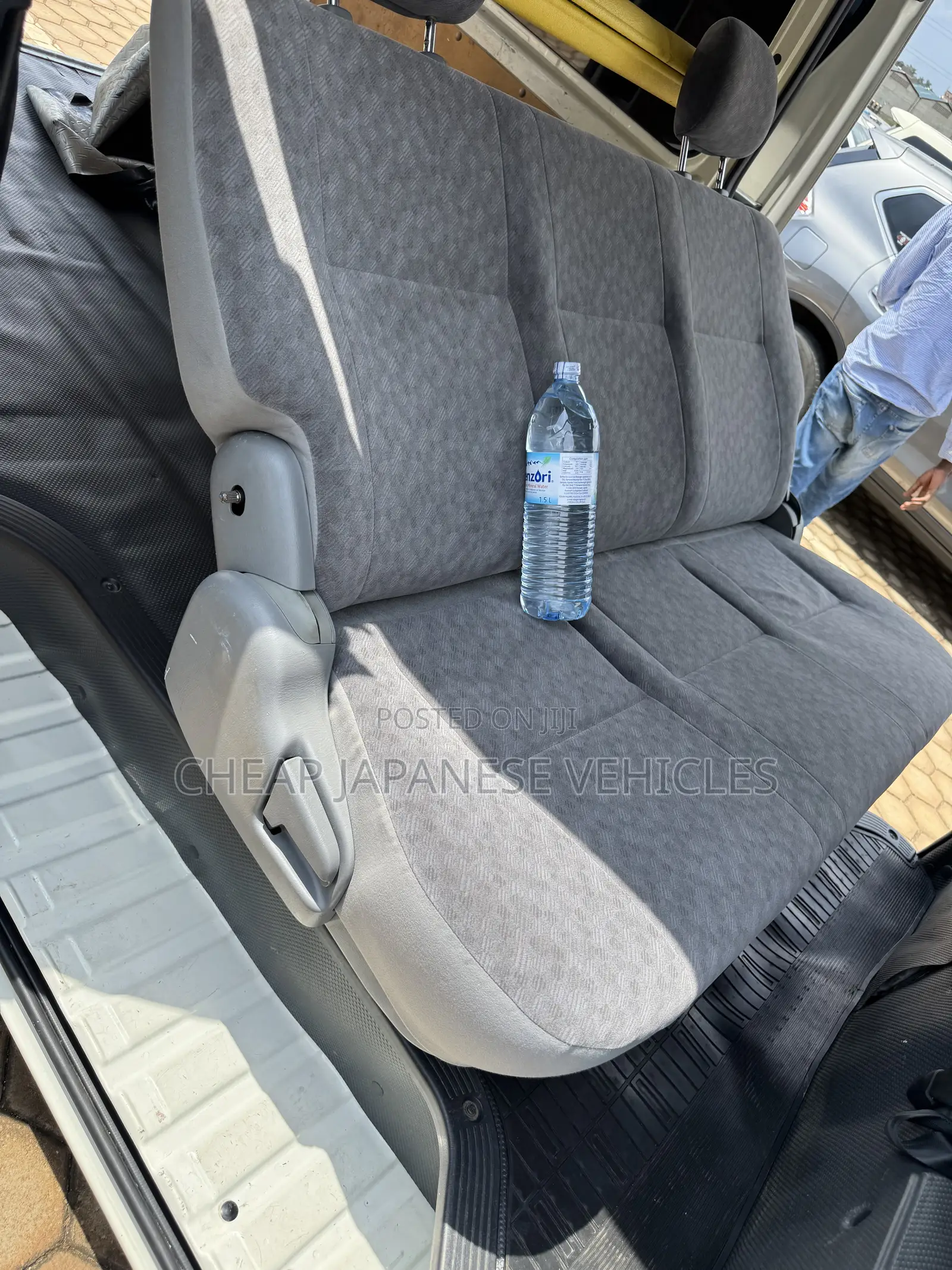 Toyota HiAce 2012