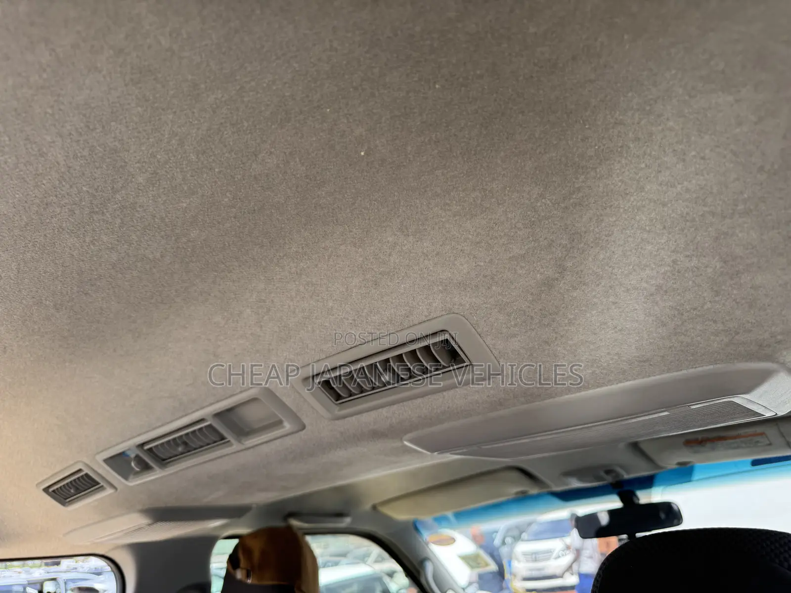 Toyota HiAce 2012