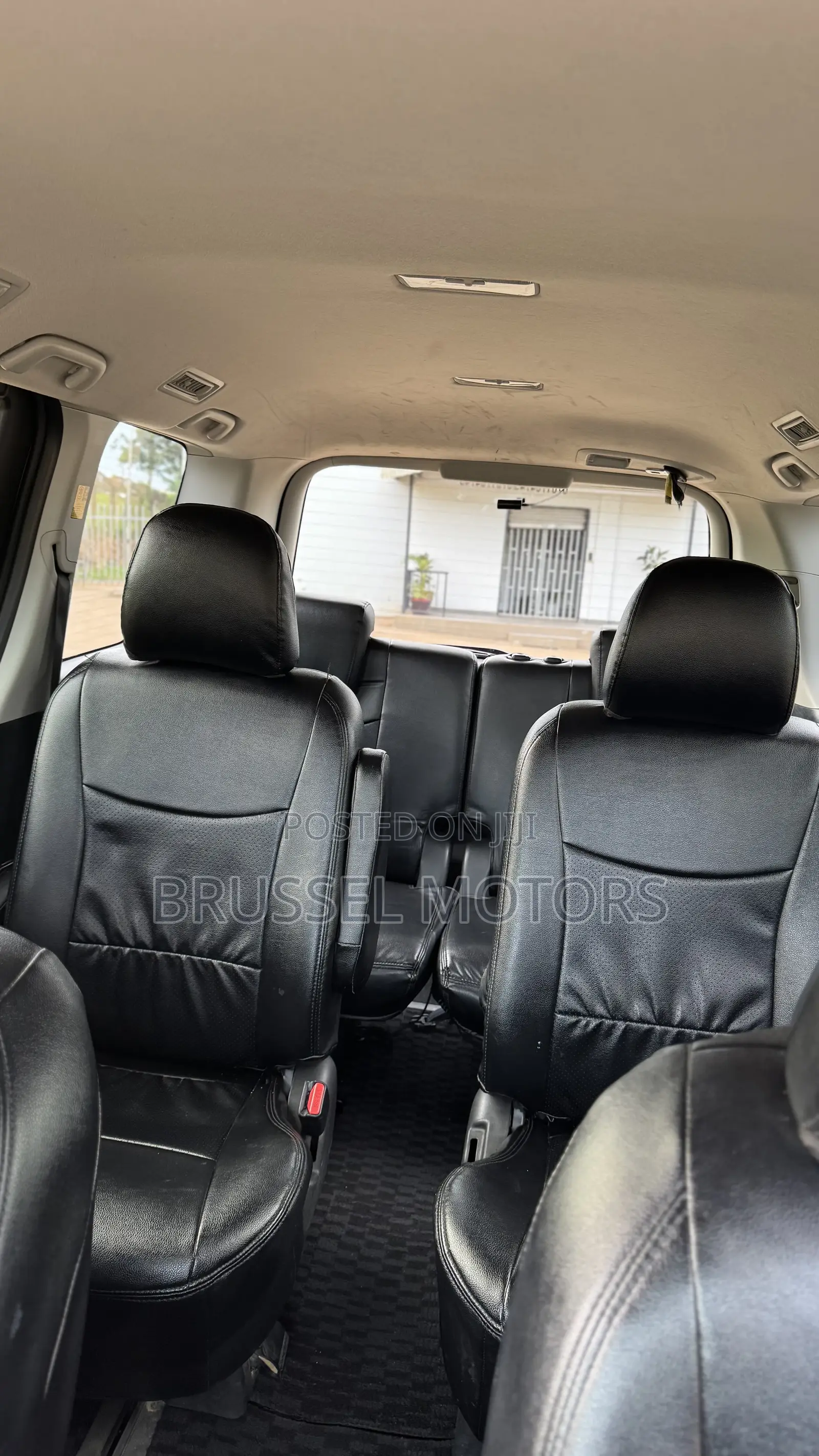 Toyota Noah 2.0 143hp FWD (7 Seater) 2012 Black