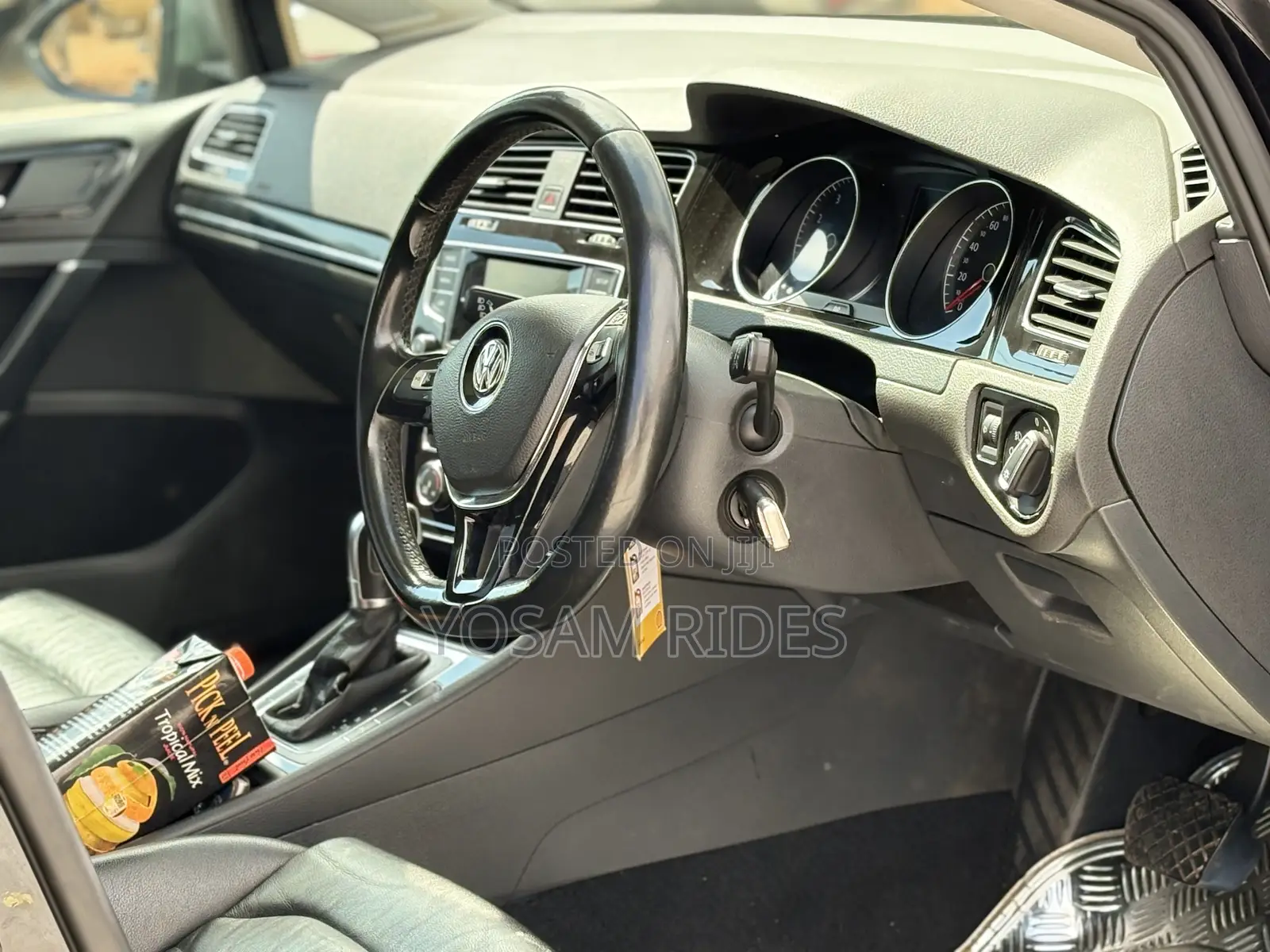 Volkswagen Golf TSI SE 4-Door FWD 2016 Black