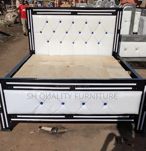 White Striped Bed 5x6